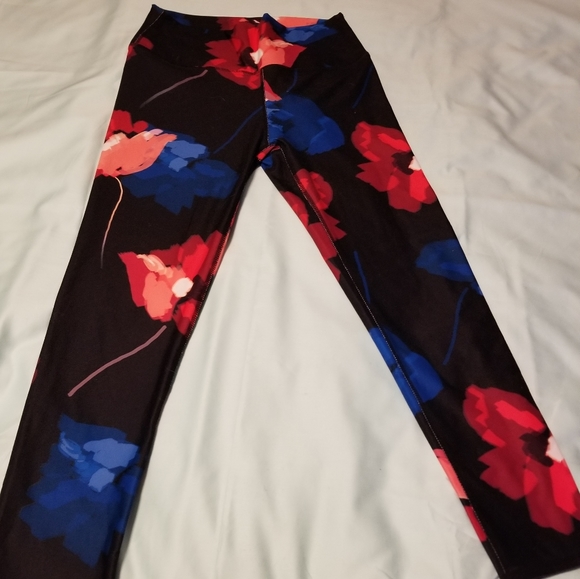 Fabletics Pants - Fabletics Flower Print Leggings